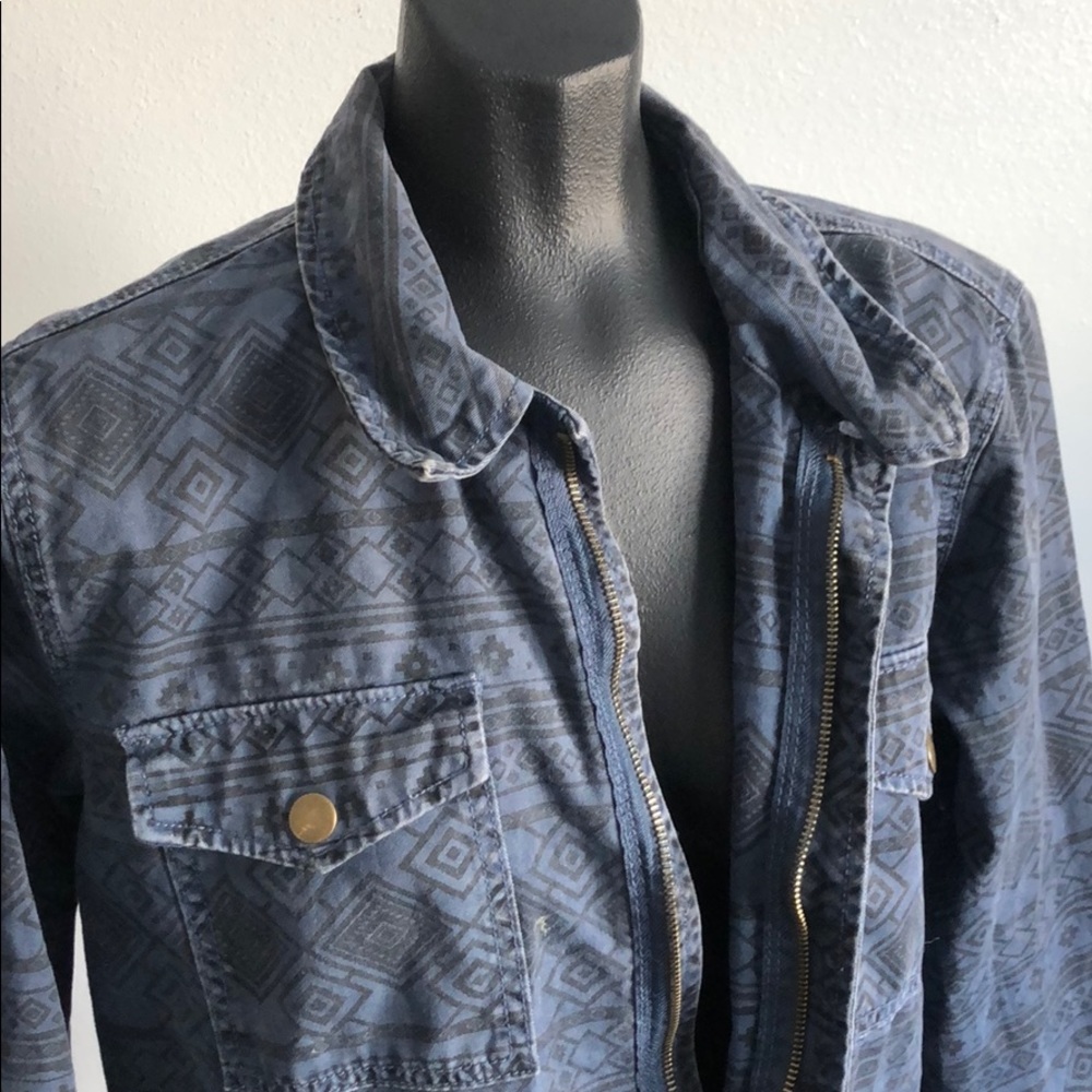 Tribal print jacket (3 for $25) - Picture 3 of 3